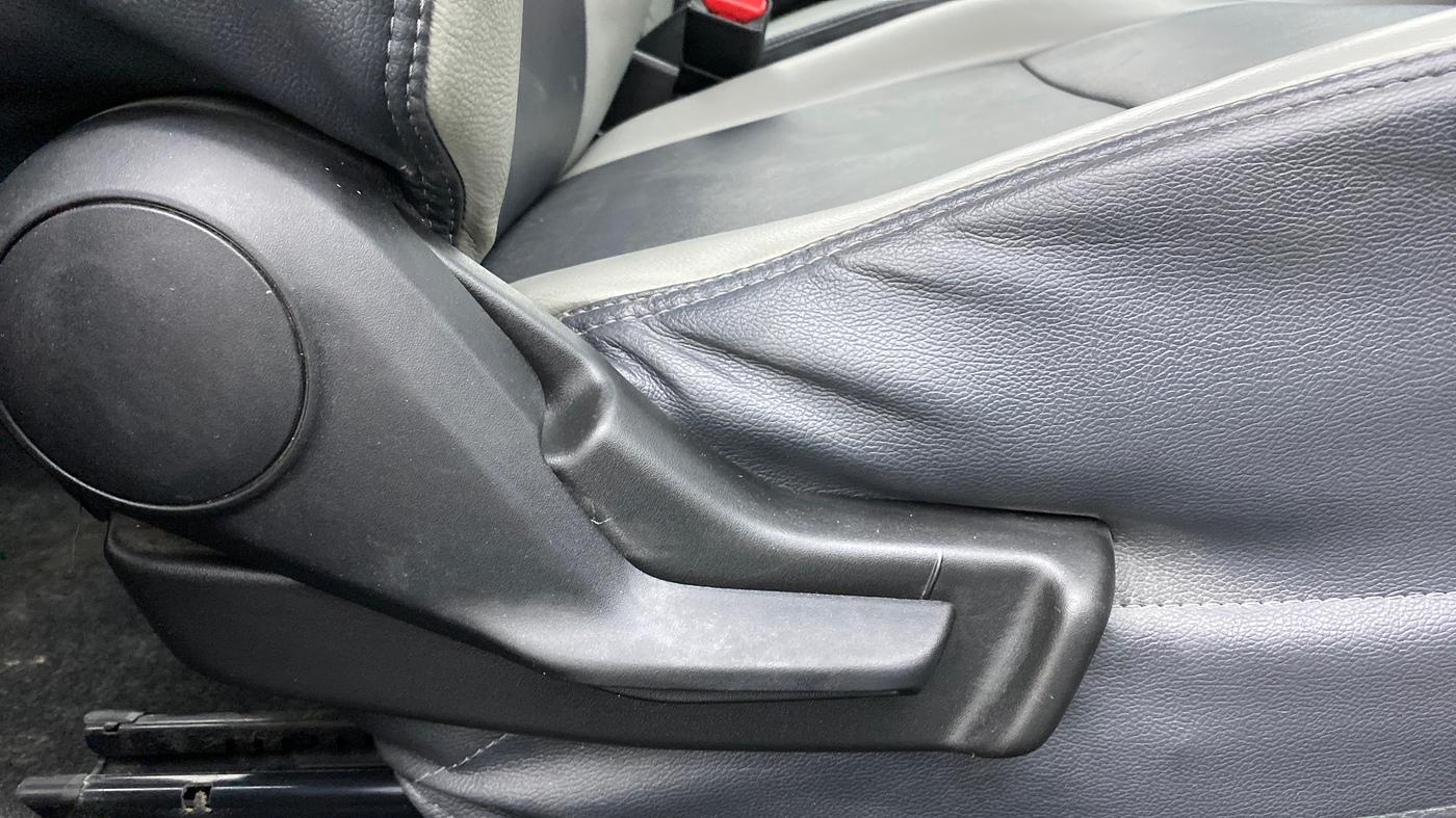 2017 Maruti Baleno DELTA CVT PETROL 1.2, Petrol, Automatic, 41,260 km, Driver Side Adjustment Panel