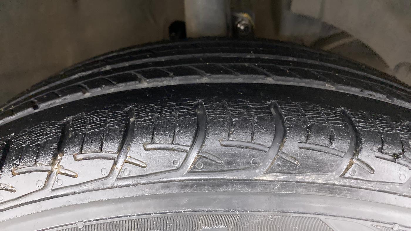 2017 Maruti Baleno DELTA CVT PETROL 1.2, Petrol, Automatic, 41,260 km, Right Front Tyre Tread