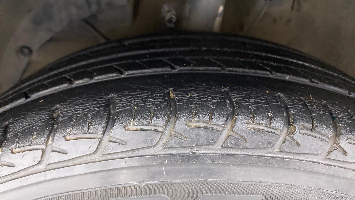 2017 Maruti Baleno DELTA CVT PETROL 1.2, Petrol, Automatic, 41,260 km, Left Front Tyre Tread