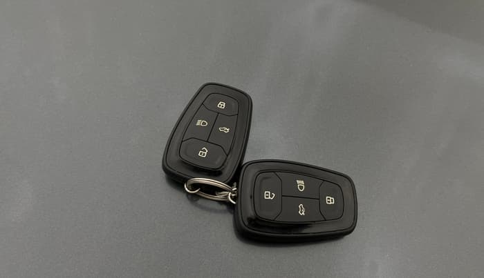 2021 Tata ALTROZ XT PETROL, CNG, Manual, 35,938 km, Key Close Up