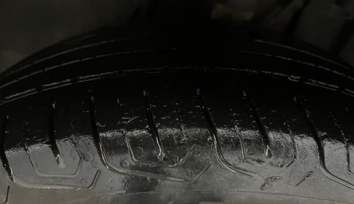 2021 Tata ALTROZ XT PETROL, CNG, Manual, 35,938 km, Left Front Tyre Tread