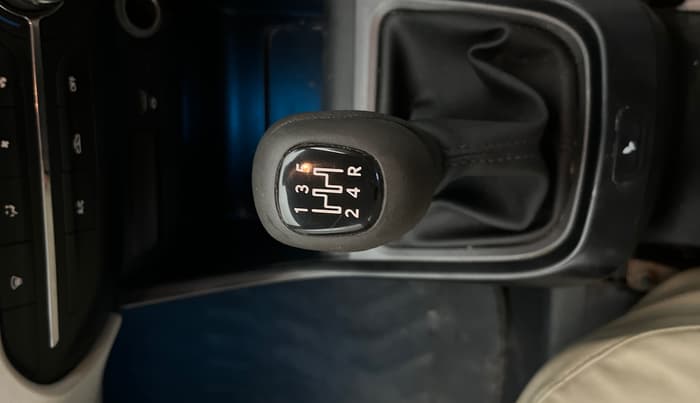 2021 Tata ALTROZ XT PETROL, CNG, Manual, 35,938 km, Gear Lever