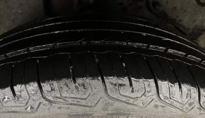 2021 Tata ALTROZ XT PETROL, CNG, Manual, 35,938 km, Right Rear Tyre Tread
