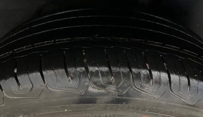 2021 Tata ALTROZ XT PETROL, CNG, Manual, 35,938 km, Left Rear Tyre Tread