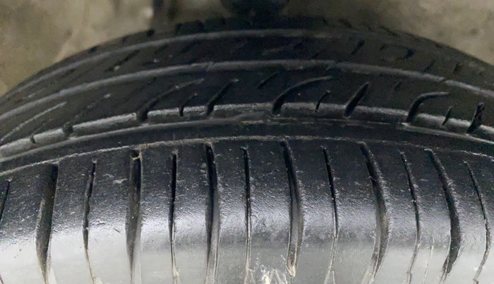 2012 Maruti Alto K10 VXI P, Petrol, Manual, 87,463 km, Right Front Tyre Tread