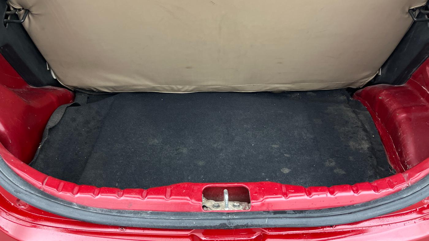 2014 Hyundai Eon ERA +, Petrol, Manual, 30,483 km, Boot Inside