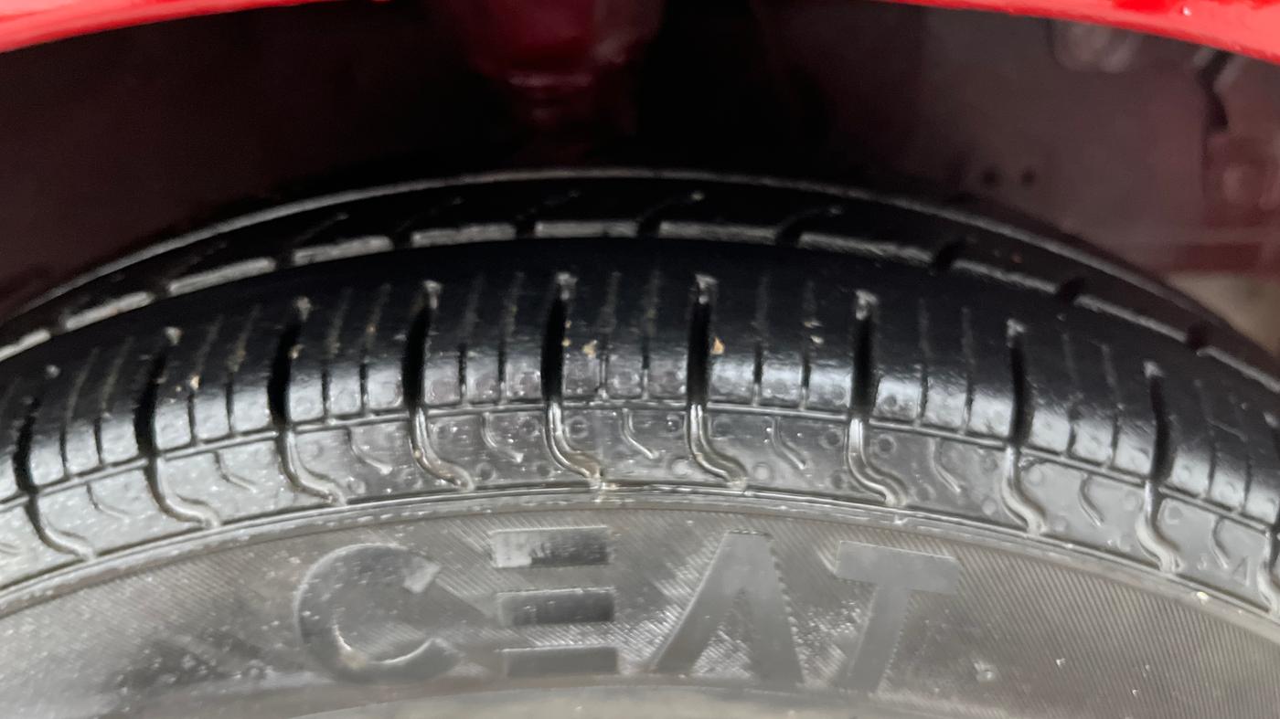 2014 Hyundai Eon ERA +, Petrol, Manual, 30,483 km, Right Front Tyre Tread