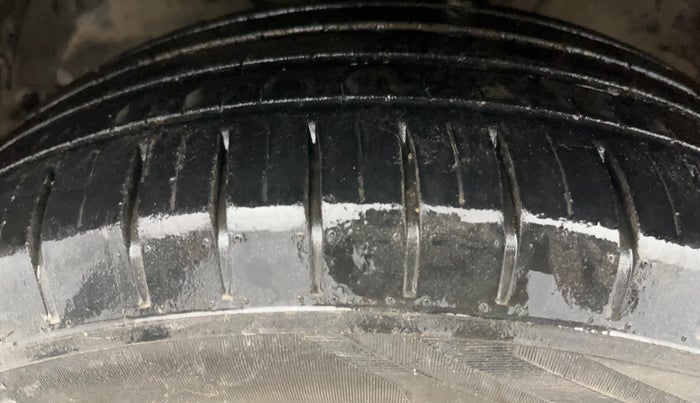 2018 Maruti Baleno ALPHA PETROL 1.2, CNG, Manual, 57,108 km, Left Front Tyre Tread