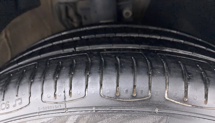 2018 Volkswagen Vento HIGHLINE DIESEL 1.5, Diesel, Manual, 90,723 km, Right Front Tyre Tread