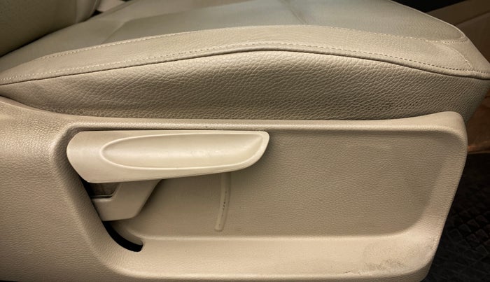 2018 Volkswagen Vento HIGHLINE DIESEL 1.5, Diesel, Manual, 90,723 km, Driver Side Adjustment Panel