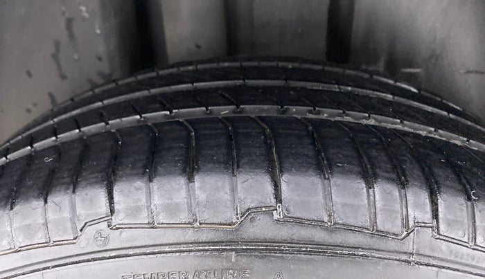 2018 Volkswagen Vento HIGHLINE DIESEL 1.5, Diesel, Manual, 90,723 km, Right Rear Tyre Tread