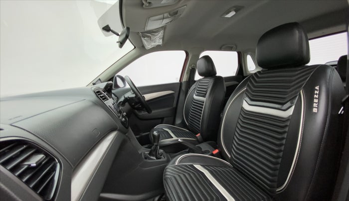 2016 Maruti Vitara Brezza ZDI, Diesel, Manual, 79,221 km, Right Side Front Door Cabin