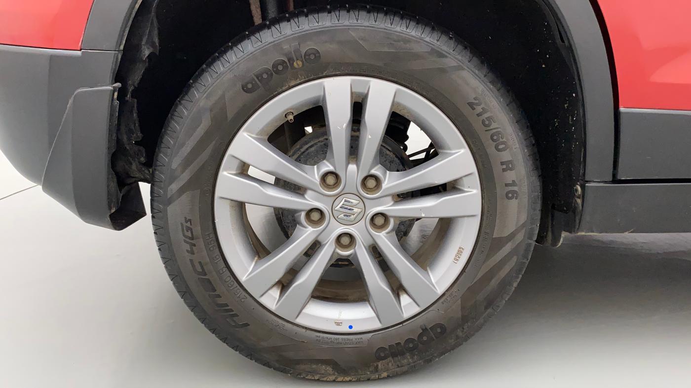2016 Maruti Vitara Brezza ZDI, Diesel, Manual, 79,221 km, Right Rear Wheel