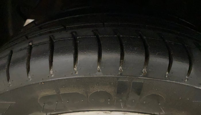 2014 Hyundai Grand i10 ASTA 1.2 KAPPA VTVT, Petrol, Manual, 72,360 km, Left Front Tyre Tread