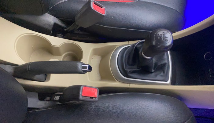 2014 Hyundai Verna FLUIDIC 1.6 VTVT SX, Petrol, Manual, 1,01,092 km, Gear Lever