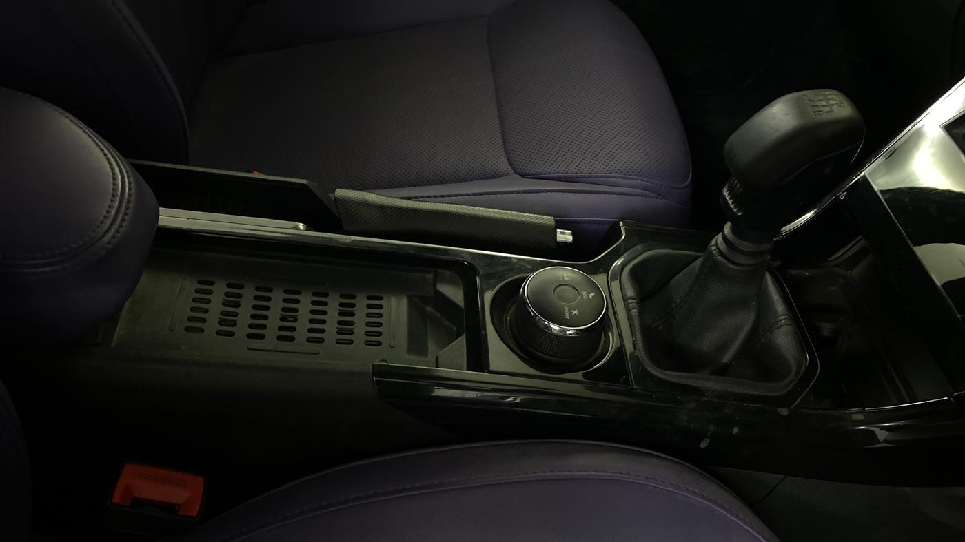 2023 Tata NEXON FEARLESS + SUNROOF DUAL TONE 1.2 PETROL, Petrol, Manual, 35,497 km, Gear Lever