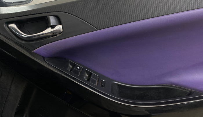 2023 Tata NEXON FEARLESS + SUNROOF DUAL TONE 1.2 PETROL, Petrol, Manual, 35,497 km, Driver Side Door Panels Control