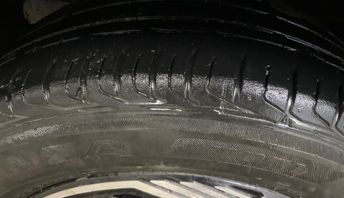 2023 Tata NEXON FEARLESS + SUNROOF DUAL TONE 1.2 PETROL, Petrol, Manual, 35,497 km, Left Front Tyre Tread