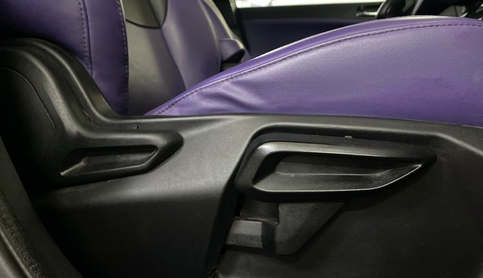 2023 Tata NEXON FEARLESS + SUNROOF DUAL TONE 1.2 PETROL, Petrol, Manual, 35,497 km, Driver Side Adjustment Panel