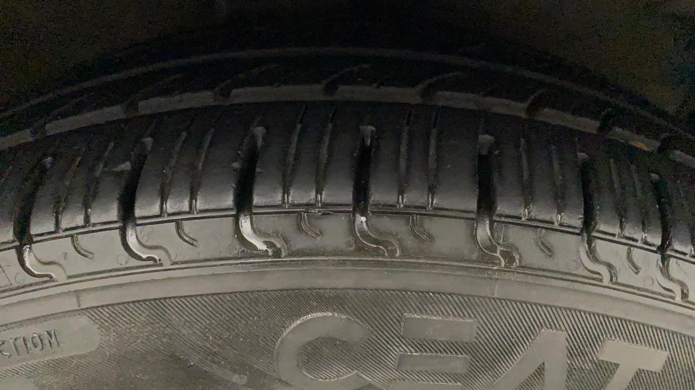 2014 Maruti Celerio VXI AMT, Petrol, Automatic, 61,269 km, Right Front Tyre Tread