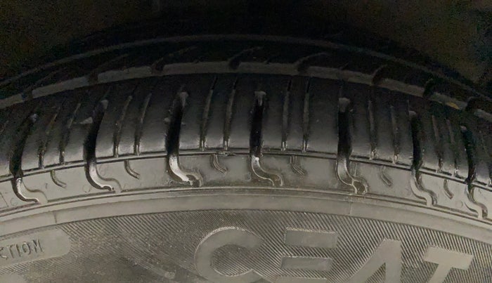2014 Maruti Celerio VXI AMT, Petrol, Automatic, 61,269 km, Right Front Tyre Tread