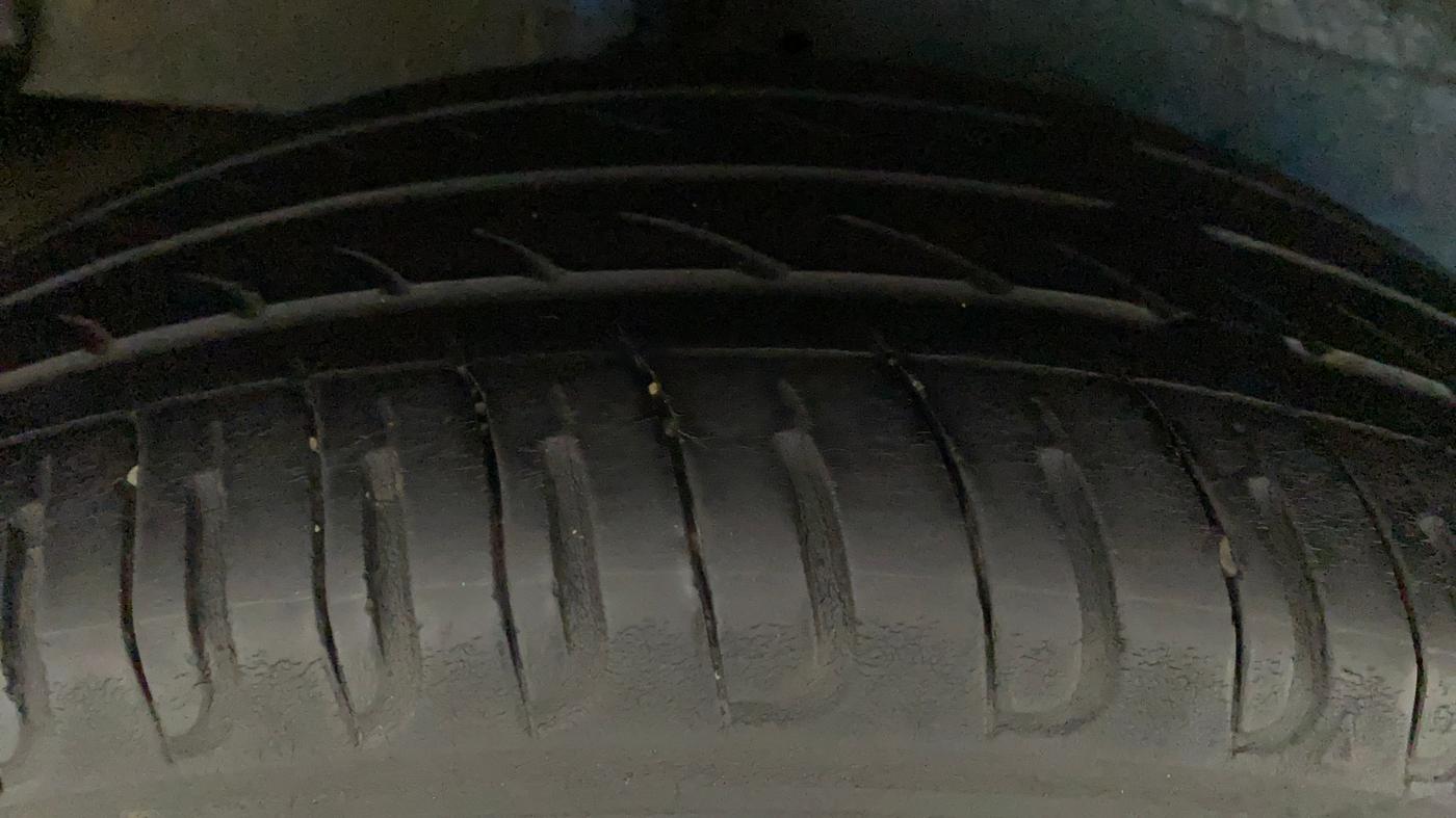 2014 Maruti Celerio VXI AMT, Petrol, Automatic, 61,269 km, Right Rear Tyre Tread