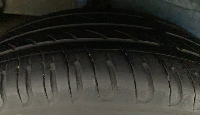2014 Maruti Celerio VXI AMT, Petrol, Automatic, 61,269 km, Right Rear Tyre Tread