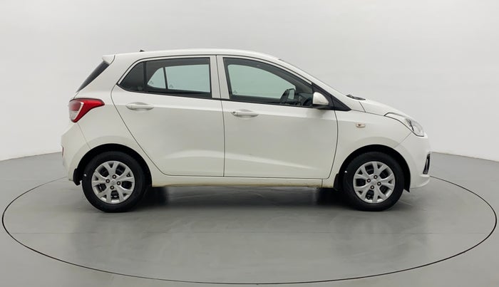2016 Hyundai Grand i10 MAGNA 1.2 KAPPA VTVT, Petrol, Manual, 72,757 km, Right Side View