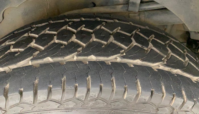 2015 Mahindra XUV500 W6, Diesel, Manual, 91,414 km, Left Rear Tyre Tread