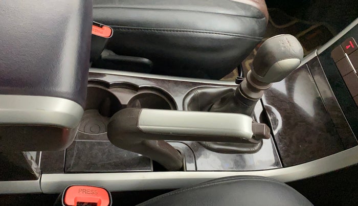 2015 Mahindra XUV500 W6, Diesel, Manual, 91,414 km, Gear Lever