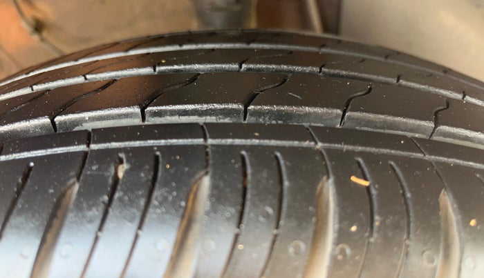 2023 KIA SONET GTX PLUS 1.5 IMT, Diesel, Manual, 17,250 km, Right Front Tyre Tread