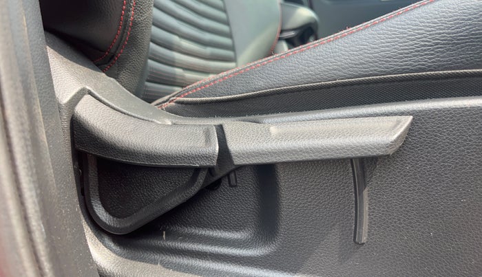 2023 KIA SONET GTX PLUS 1.5 IMT, Diesel, Manual, 17,250 km, Driver Side Adjustment Panel