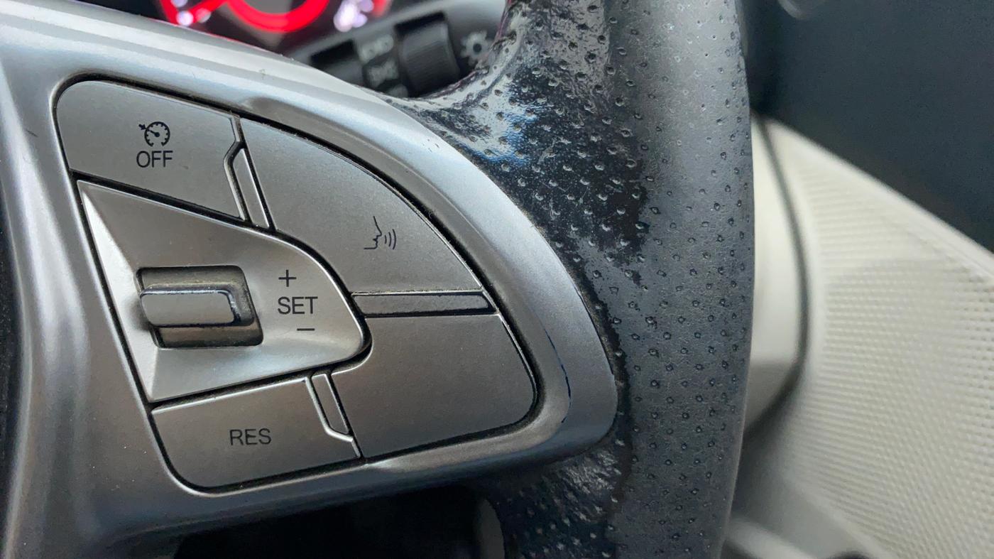 2019 Mahindra XUV300 W8(O), Diesel, Manual, 96,810 km, Adaptive Cruise Control