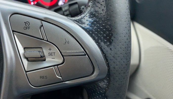2019 Mahindra XUV300 W8(O), Diesel, Manual, 96,810 km, Adaptive Cruise Control