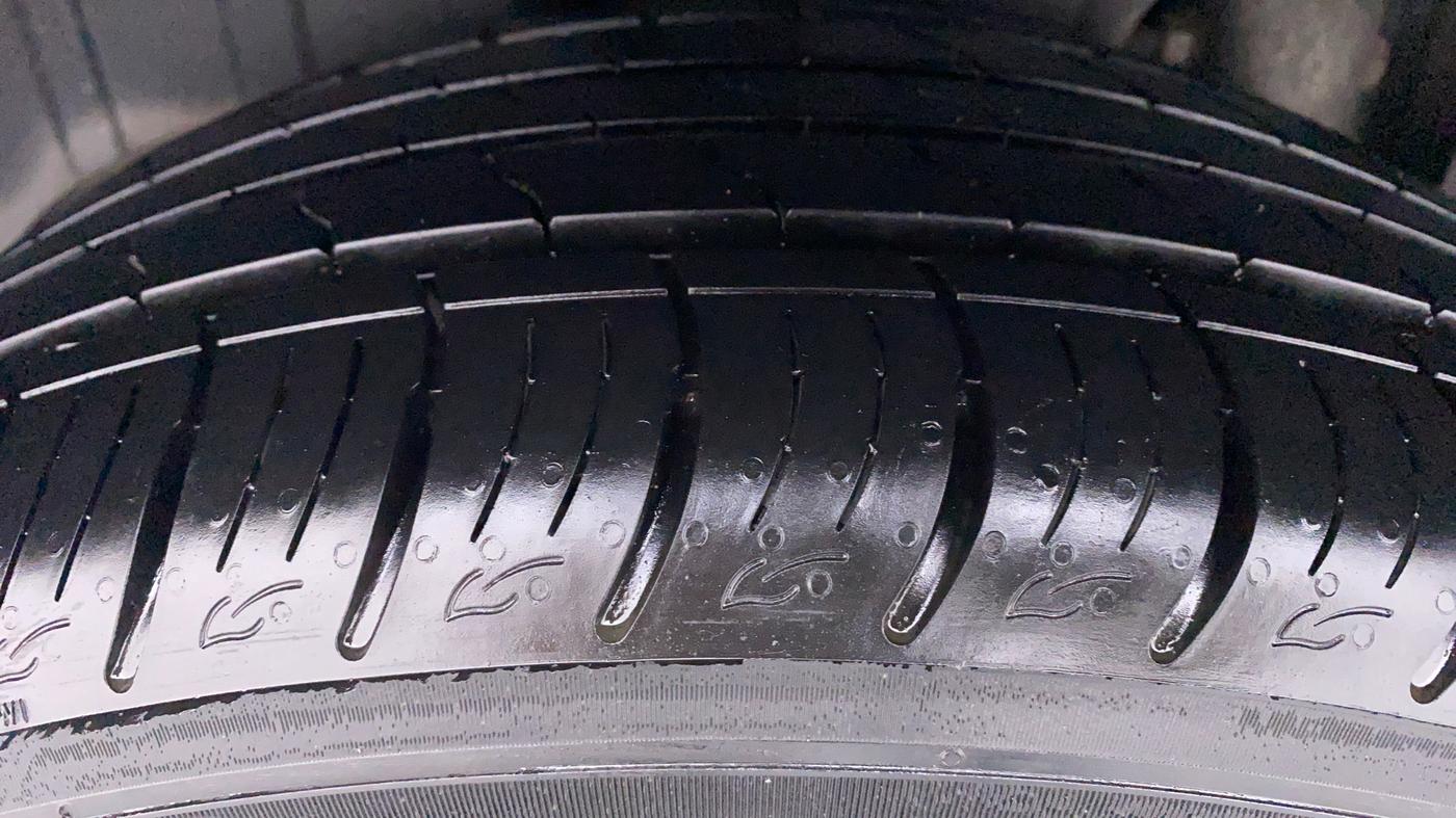 2019 Mahindra XUV300 W8(O), Diesel, Manual, 96,810 km, Right Rear Tyre Tread