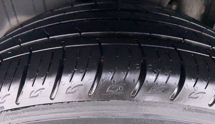 2019 Mahindra XUV300 W8(O), Diesel, Manual, 96,810 km, Right Rear Tyre Tread