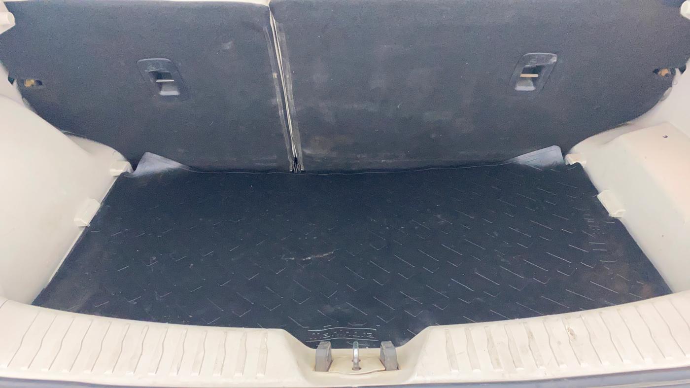 2019 Mahindra XUV300 W8(O), Diesel, Manual, 96,810 km, Boot Inside