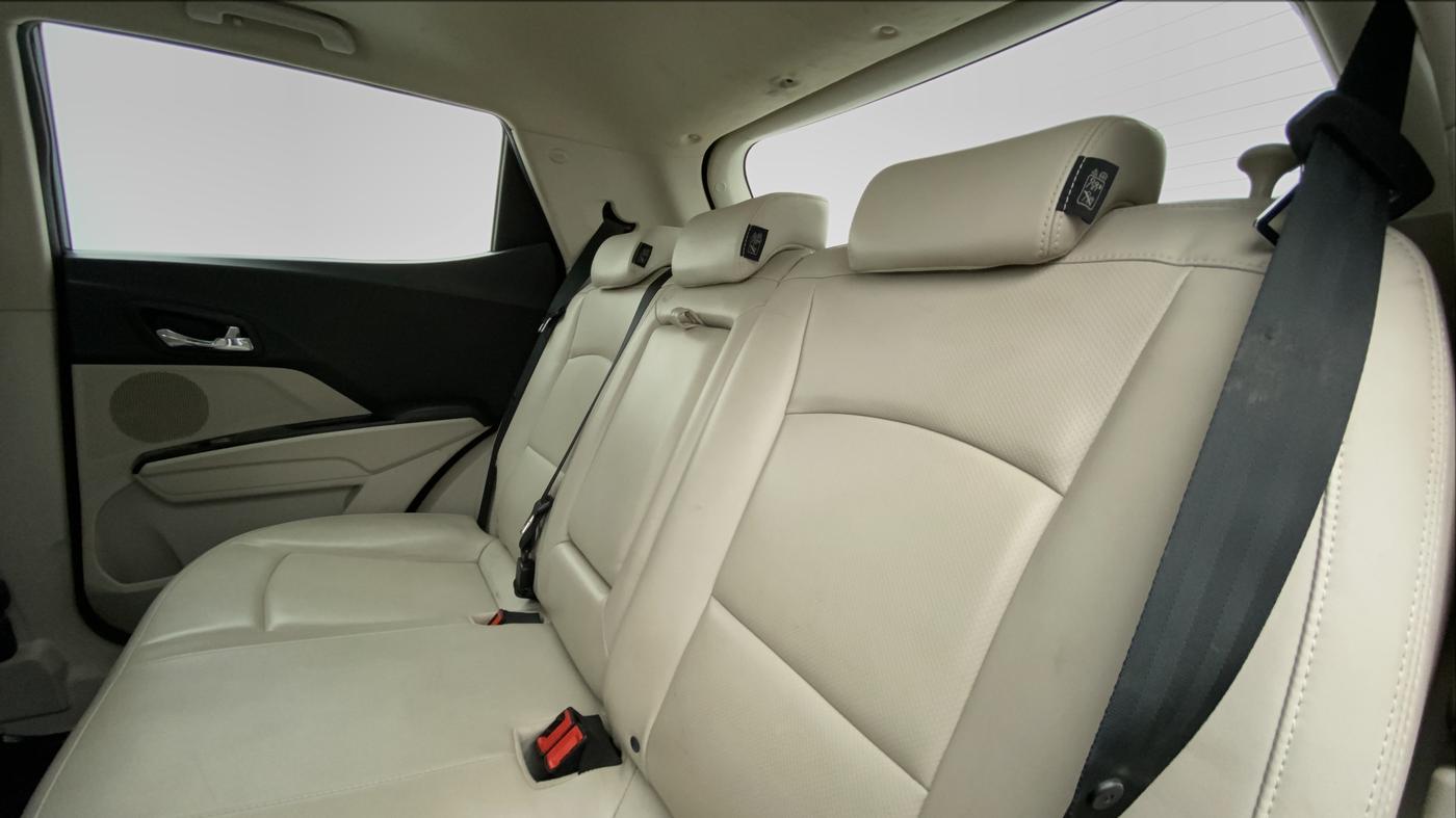 2019 Mahindra XUV300 W8(O), Diesel, Manual, 96,810 km, Right Side Rear Door Cabin