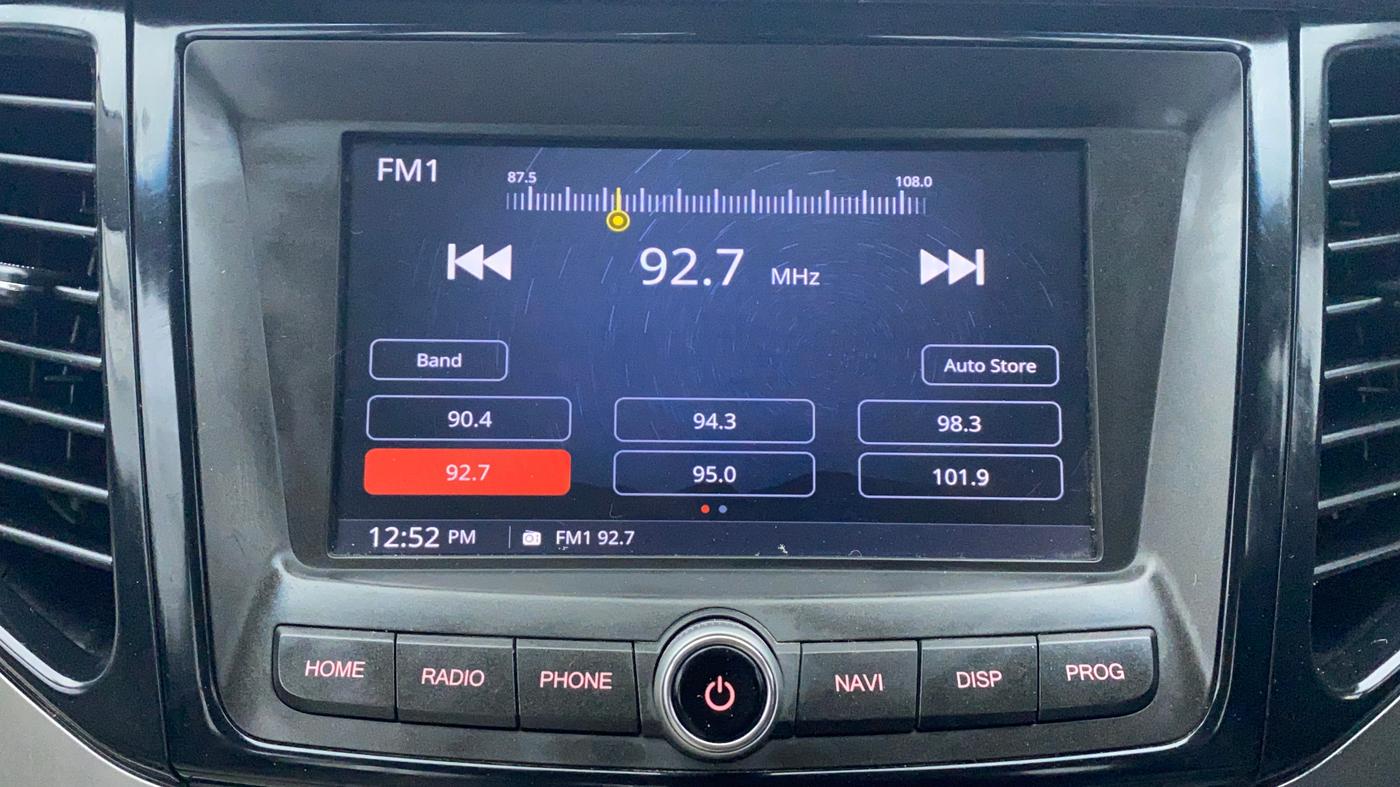2019 Mahindra XUV300 W8(O), Diesel, Manual, 96,810 km, Infotainment System