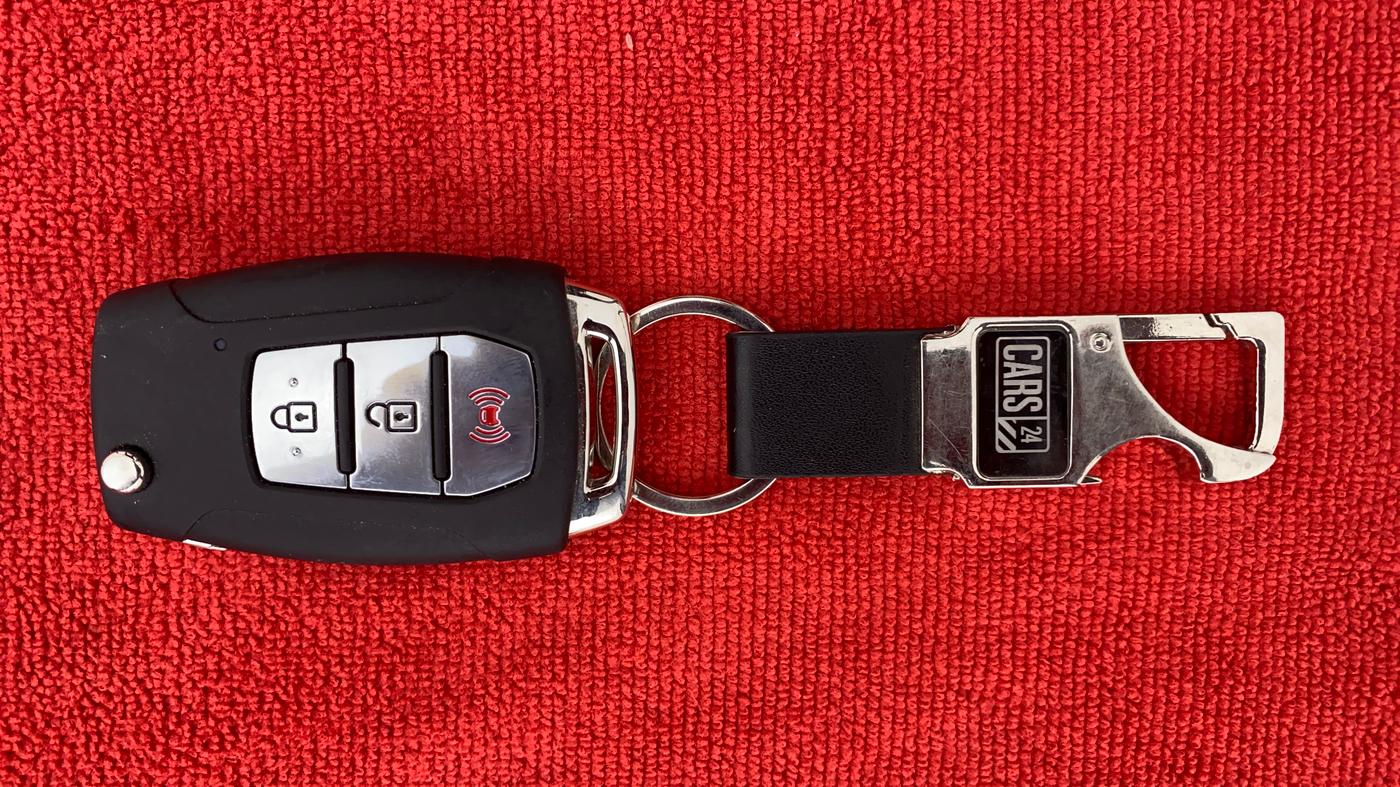 2019 Mahindra XUV300 W8(O), Diesel, Manual, 96,810 km, Key Close Up