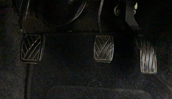 2010 Maruti Swift Dzire VXI, Petrol, Manual, 63,421 km, Pedals