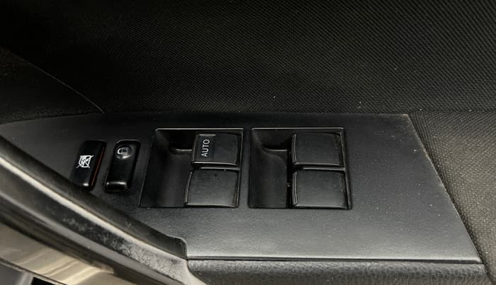 2015 Toyota Corolla Altis G CVT PETROL, Petrol, Automatic, 87,853 km, Driver Side Door Panels Control