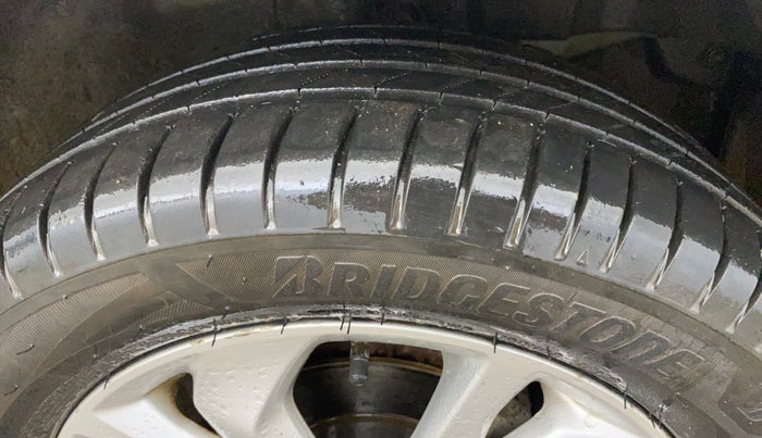 2020 Honda Amaze 1.2L I-VTEC VX CVT, Petrol, Automatic, 1,11,217 km, Right Front Tyre Tread