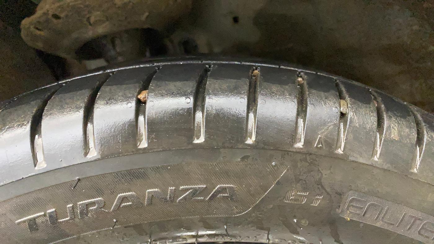 2020 Honda Amaze 1.2L I-VTEC VX CVT, Petrol, Automatic, 1,11,237 km, Left Front Tyre Tread