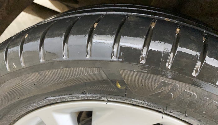 2020 Honda Amaze 1.2L I-VTEC VX CVT, Petrol, Automatic, 1,11,217 km, Right Rear Tyre Tread