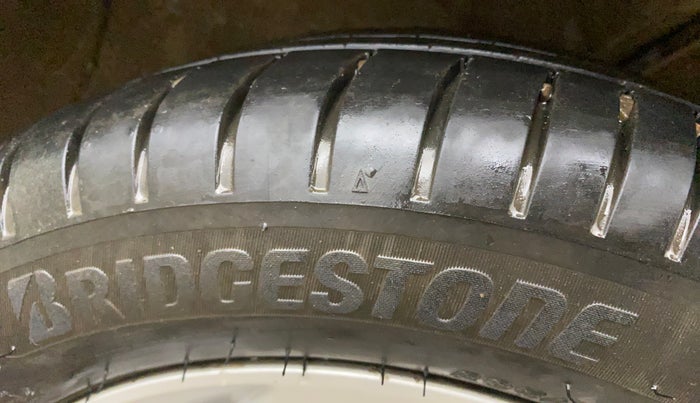 2020 Honda Amaze 1.2L I-VTEC VX CVT, Petrol, Automatic, 1,11,217 km, Left Rear Tyre Tread