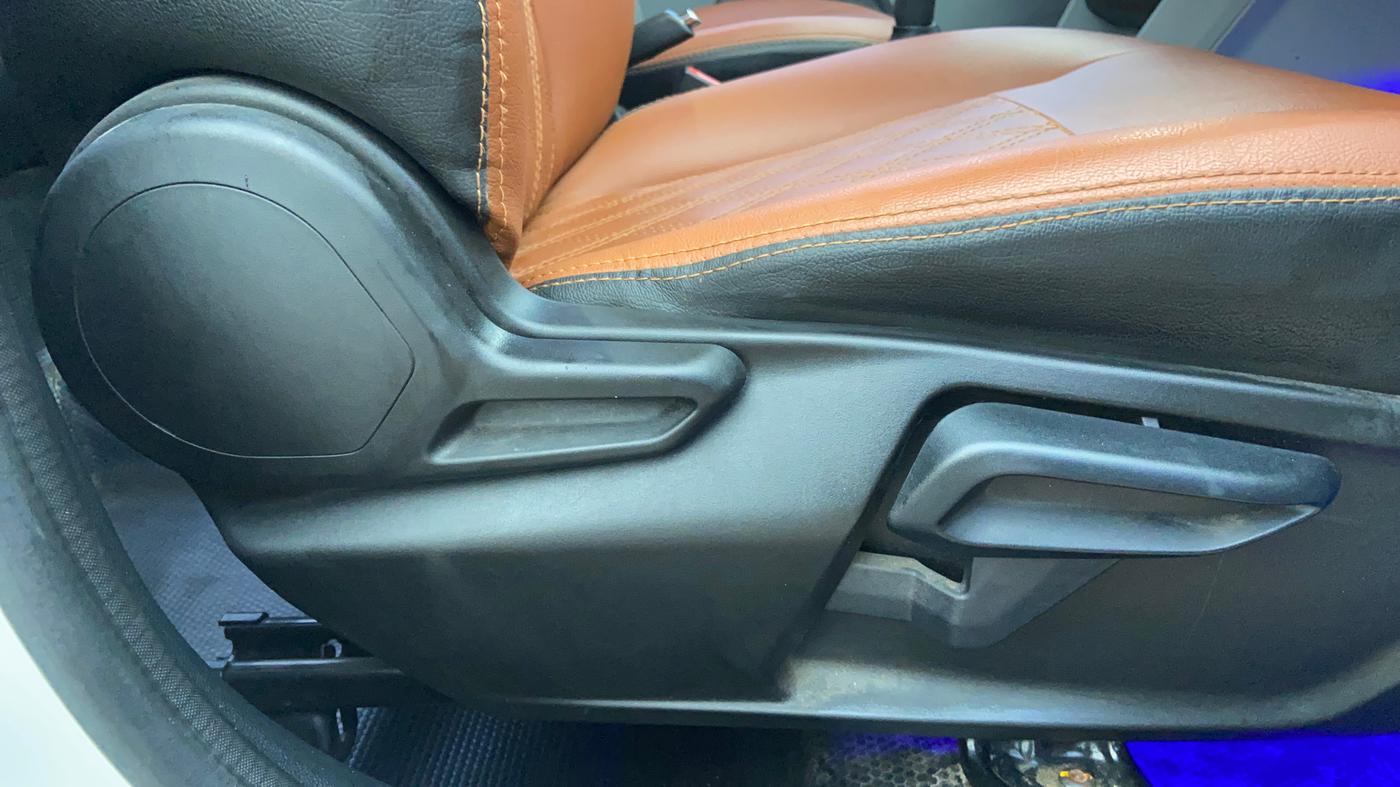 2021 Tata Tiago XZ PLUS PETROL, Petrol, Manual, 28,380 km, Driver Side Adjustment Panel