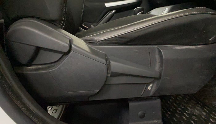 2021 Nissan MAGNITE XV PREMIUM TURBO CVT, Petrol, Automatic, 66,160 km, Driver Side Adjustment Panel