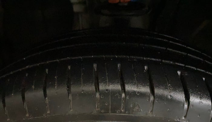 2021 Nissan MAGNITE XV PREMIUM TURBO CVT, Petrol, Automatic, 66,160 km, Left Front Tyre Tread