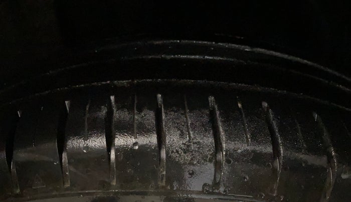 2021 Nissan MAGNITE XV PREMIUM TURBO CVT, Petrol, Automatic, 66,160 km, Right Rear Tyre Tread